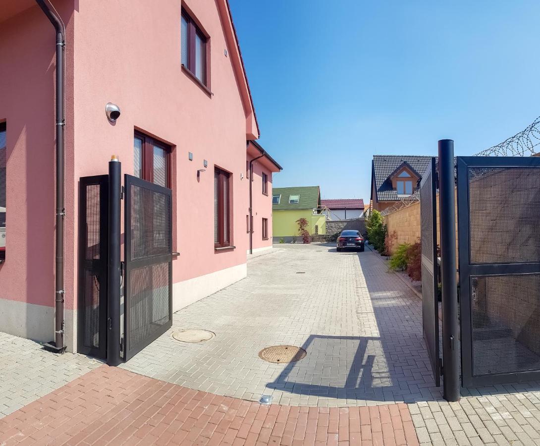 Apartment De Luna Πράγα Εξωτερικό φωτογραφία