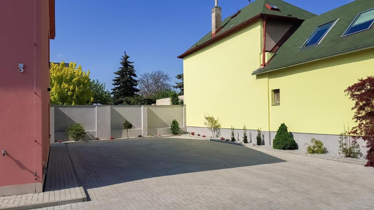 Apartment De Luna Πράγα Εξωτερικό φωτογραφία